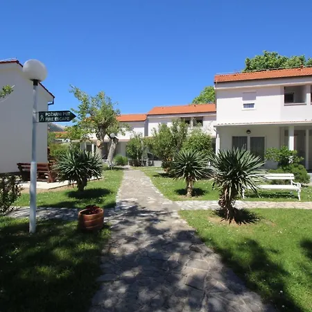 Ferienwohnung Fuer 4 Personen Ca 53 Qm In Baska, Kvarner Bucht Krk Apartment *